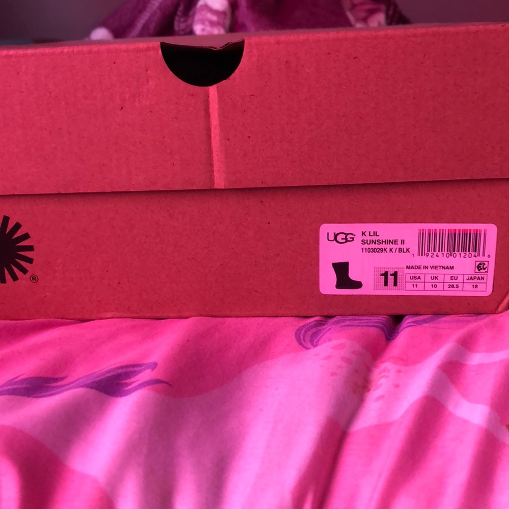 K Little Sunshine ll. USA size 11 Youth